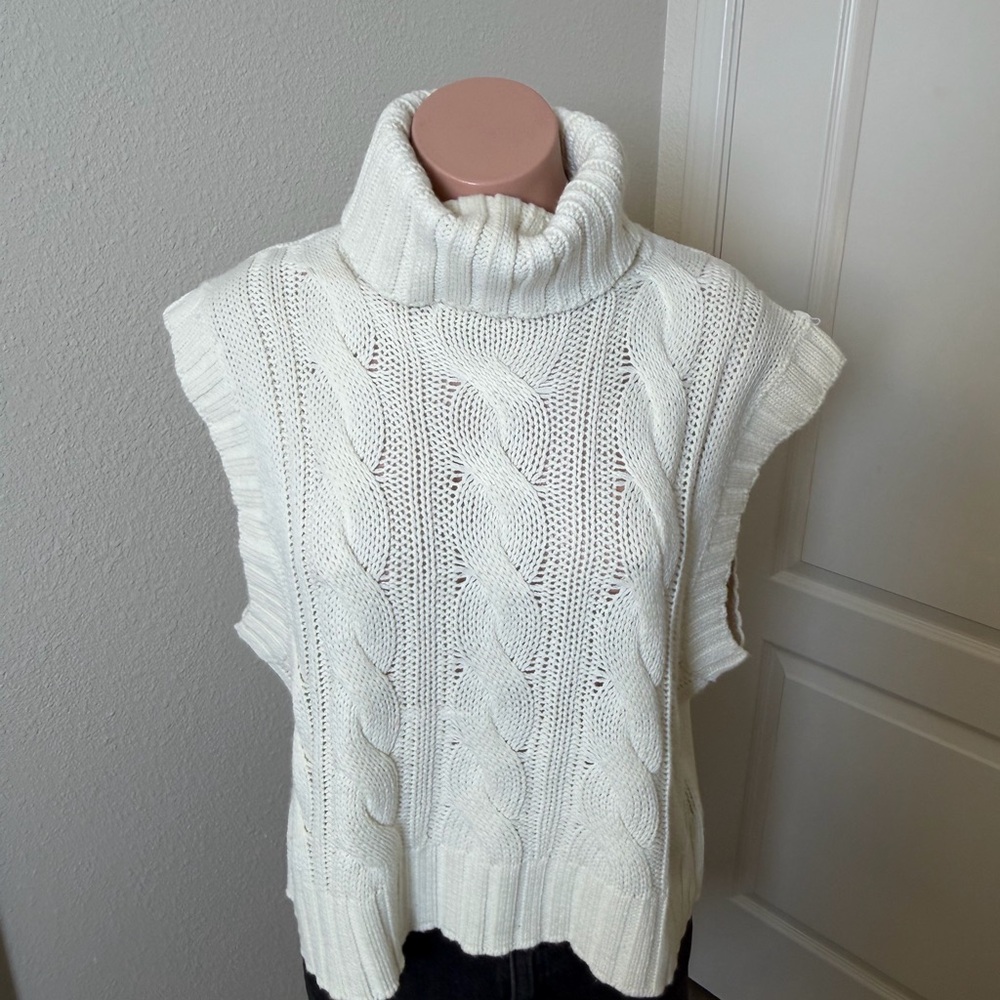 H&M Cream Cable Knit Sleeveless Turtleneck Sweater Vest